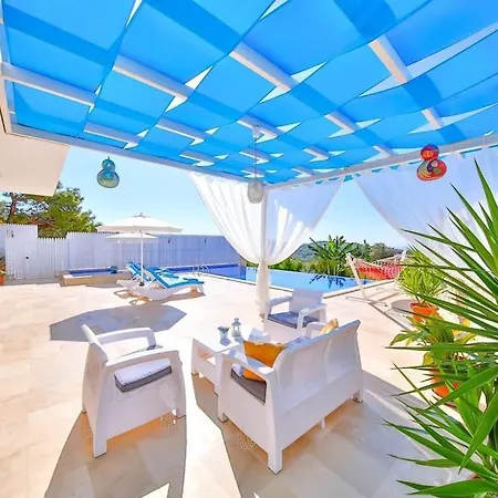 Oezge Kaş